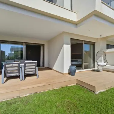 Sale of ground floor apartment in Estepona