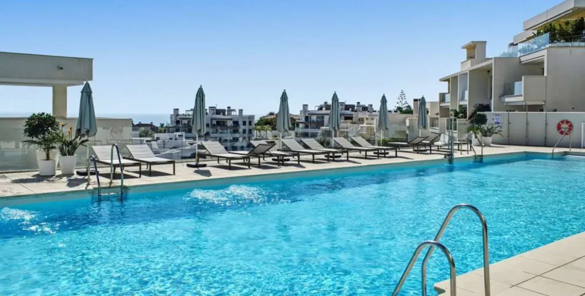 Sale of ground floor apartment in Estepona 12