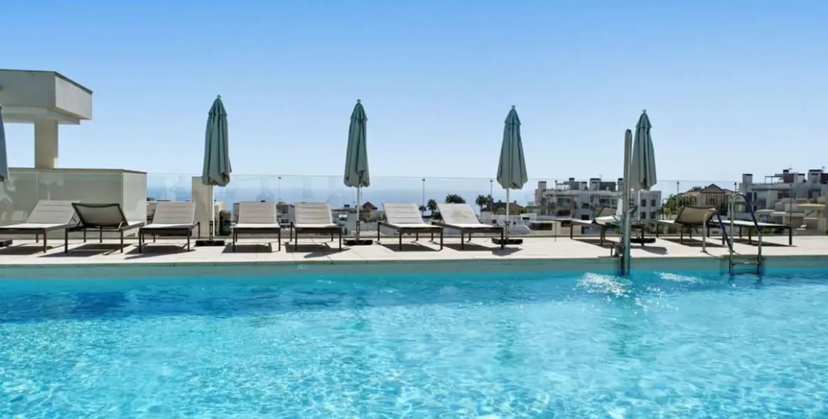 Sale of ground floor apartment in Estepona 13