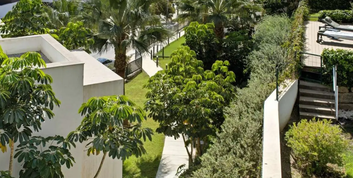 Sale of ground floor apartment in Estepona 19