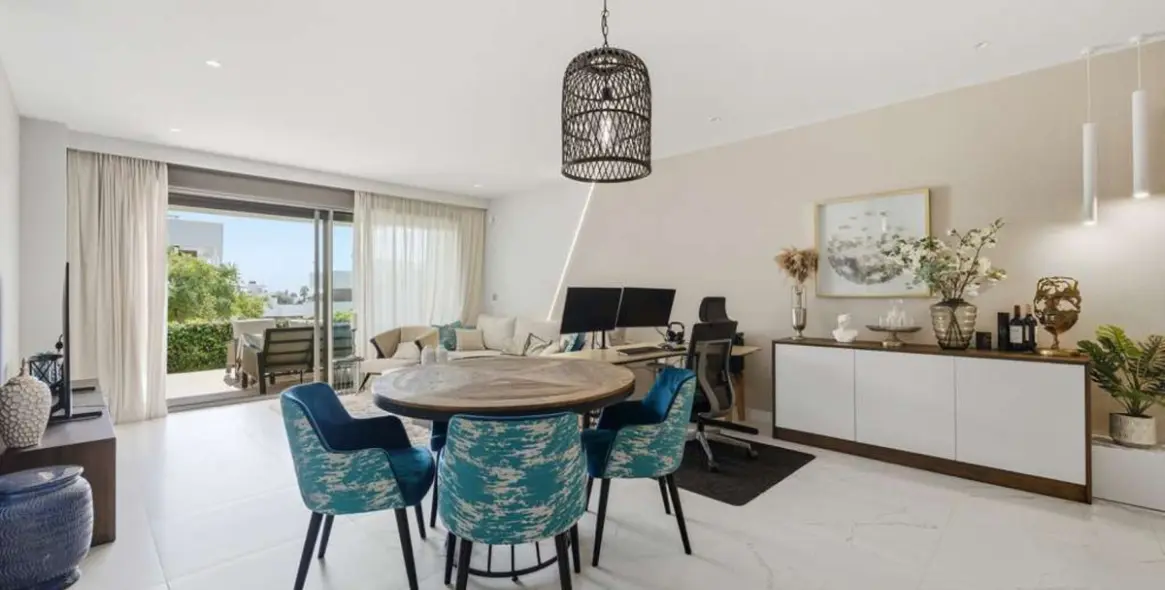 Продажа апартаментов на первом этаже в Estepona 2
