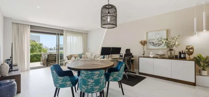 Продажа апартаментов на первом этаже в Estepona 1