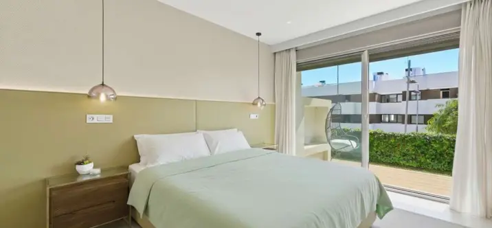 Продажа апартаментов на первом этаже в Estepona 3