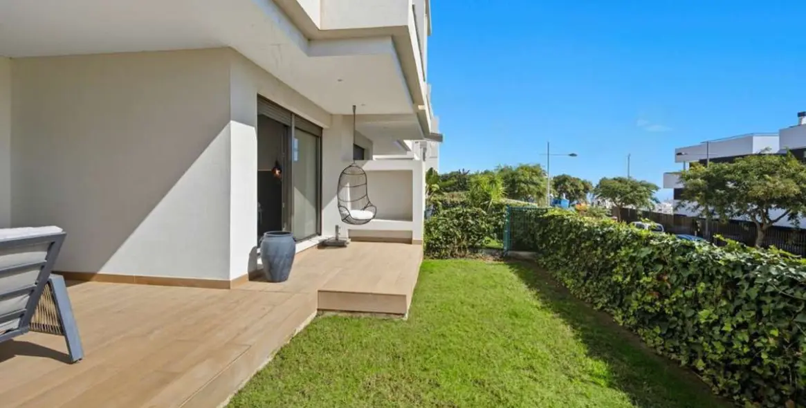 Продажа апартаментов на первом этаже в Estepona 5