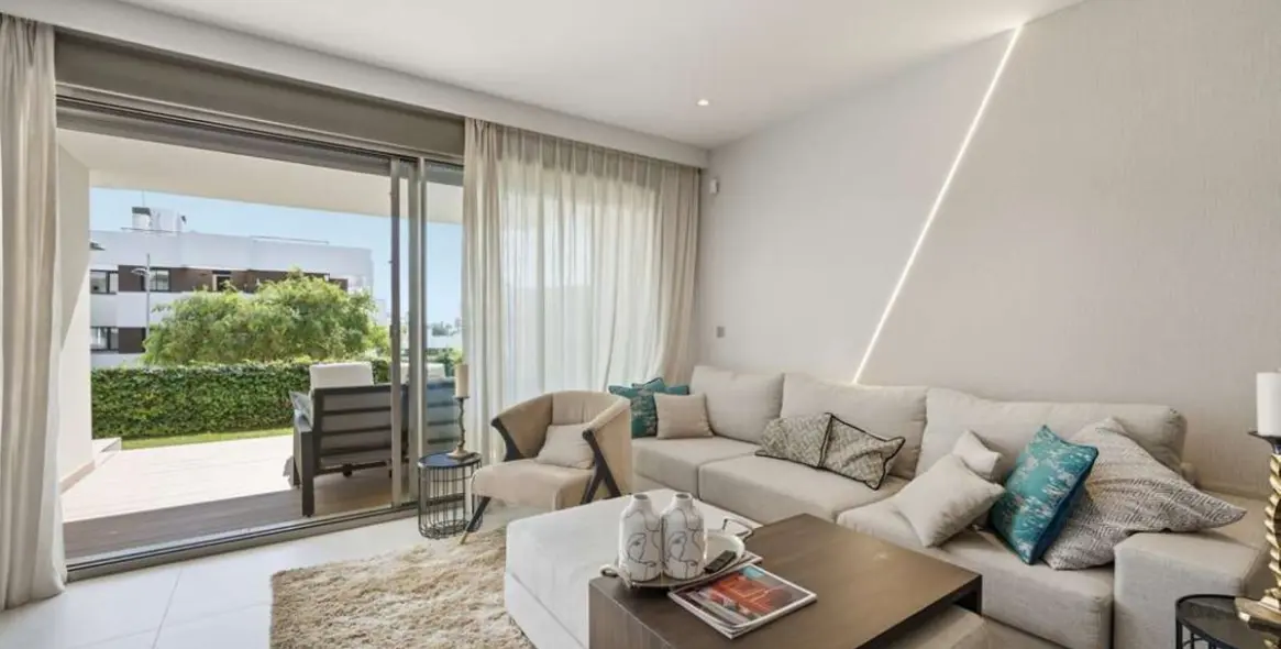Продажа апартаментов на первом этаже в Estepona 7