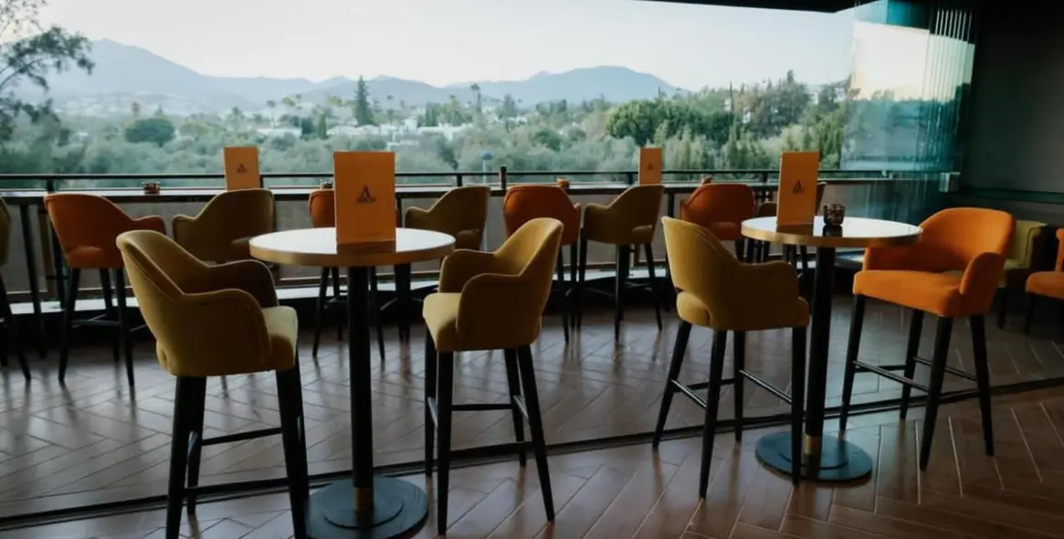 Sale of restaurant in Nueva Andalucía 15