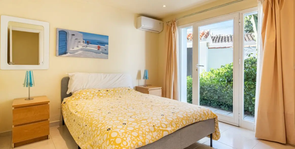 Продажа  отдельно стоящей виллы в San Pedro de Alcántara 12