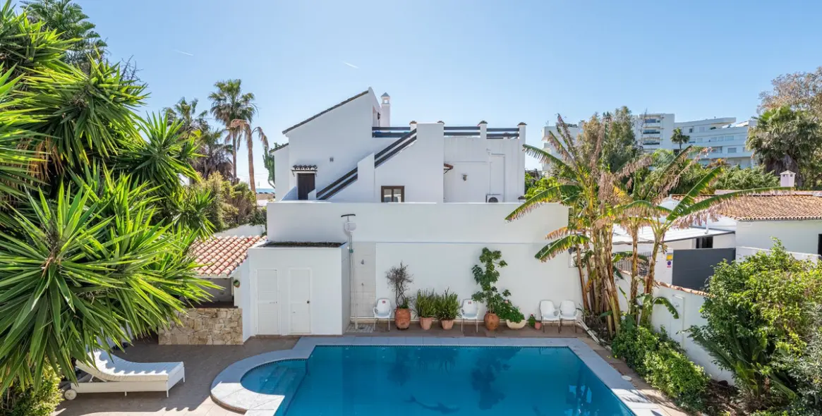 Продажа  отдельно стоящей виллы в San Pedro de Alcántara 27