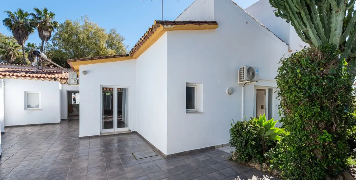 Продажа  отдельно стоящей виллы в San Pedro de Alcántara 31