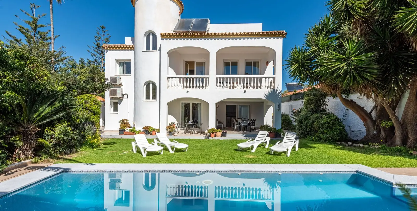 Venta de villa independiente en San Pedro de Alcántara 1