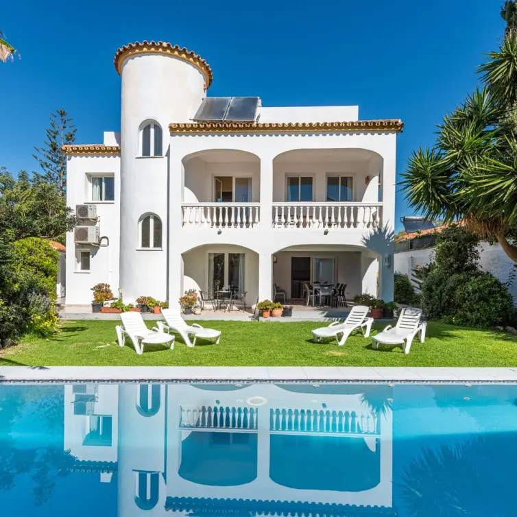 Venta de villa independiente en San Pedro de Alcántara