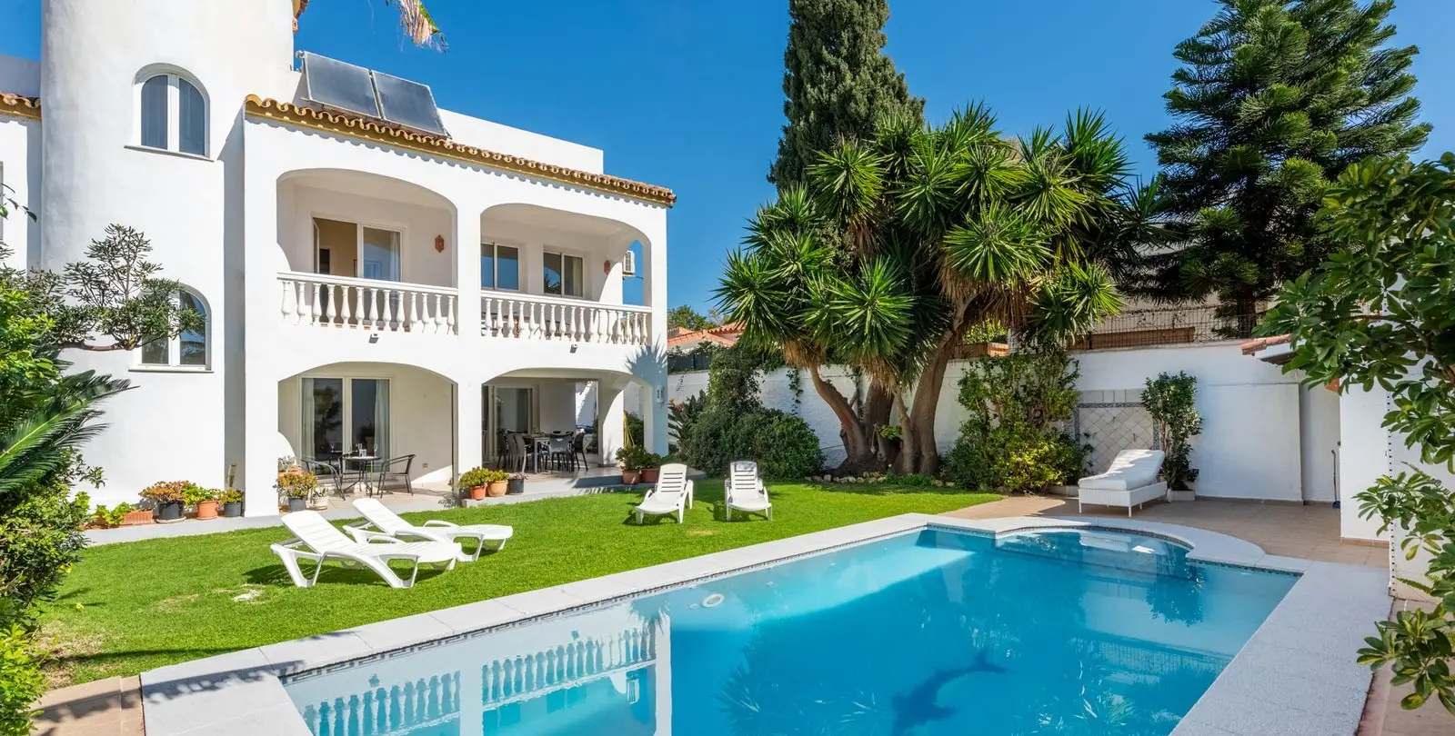 Venta de villa independiente en San Pedro de Alcántara 30