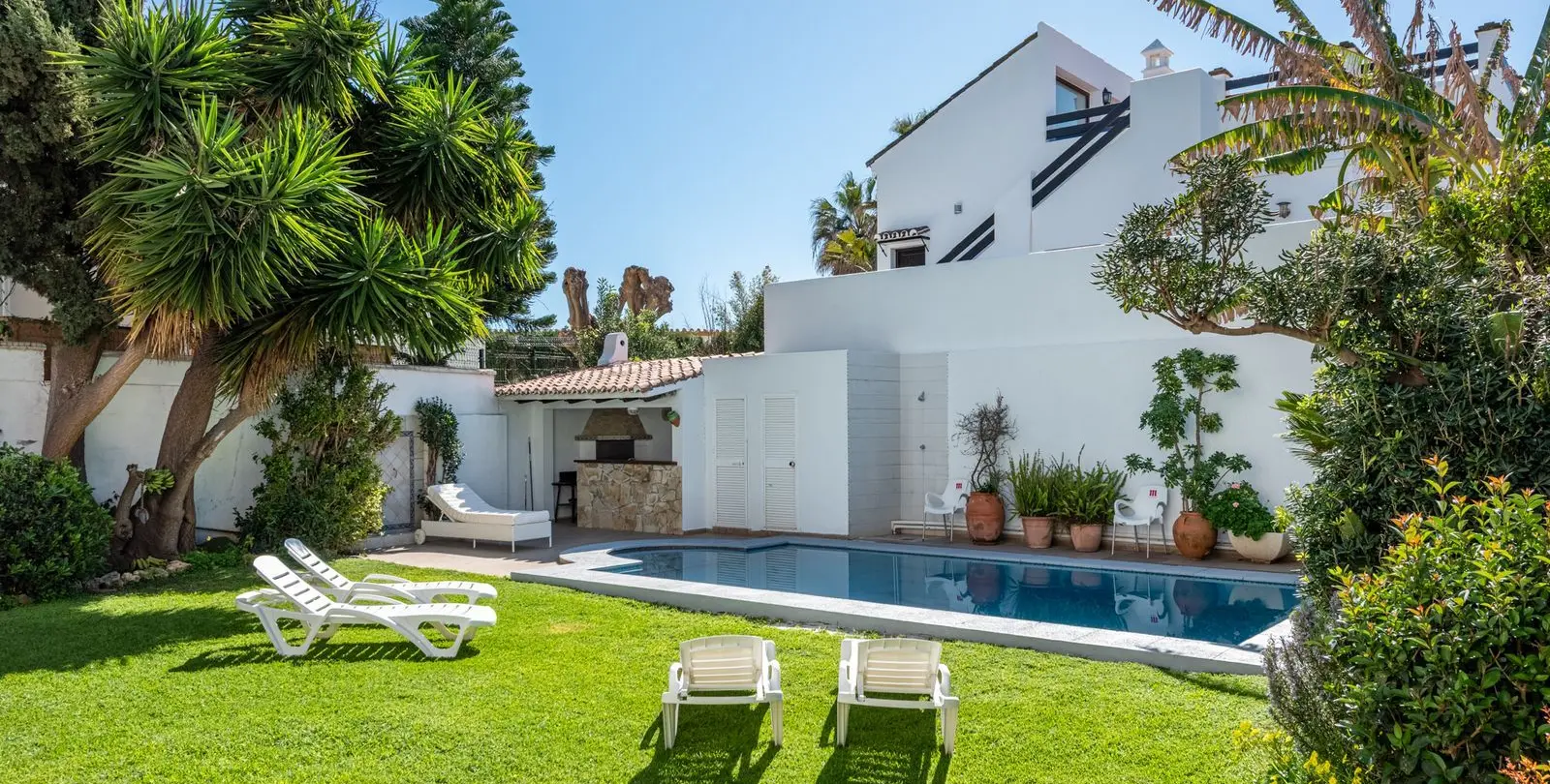 Venta de villa independiente en San Pedro de Alcántara 32