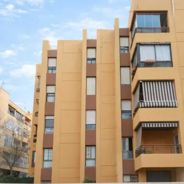 Продажа апартаментов на среднем этаже в Marbella