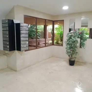 Продажа апартаментов на среднем этаже в Marbella