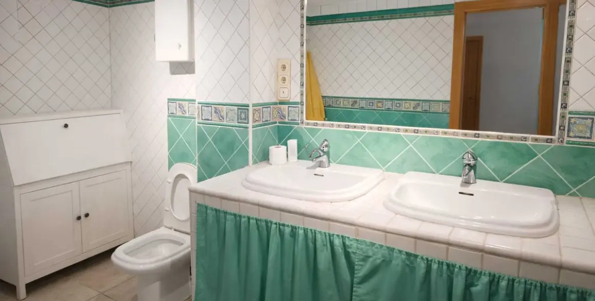 Sale of middle floor apartment in Marbella 13