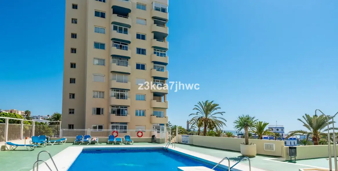 Sale of middle floor apartment in Estepona 15