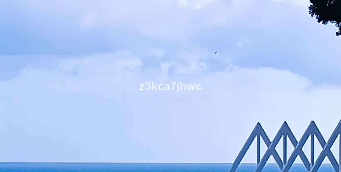 Venta de apartamento en planta media en Estepona 18