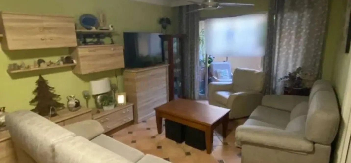 Sale of middle floor apartment in Marbella 0
