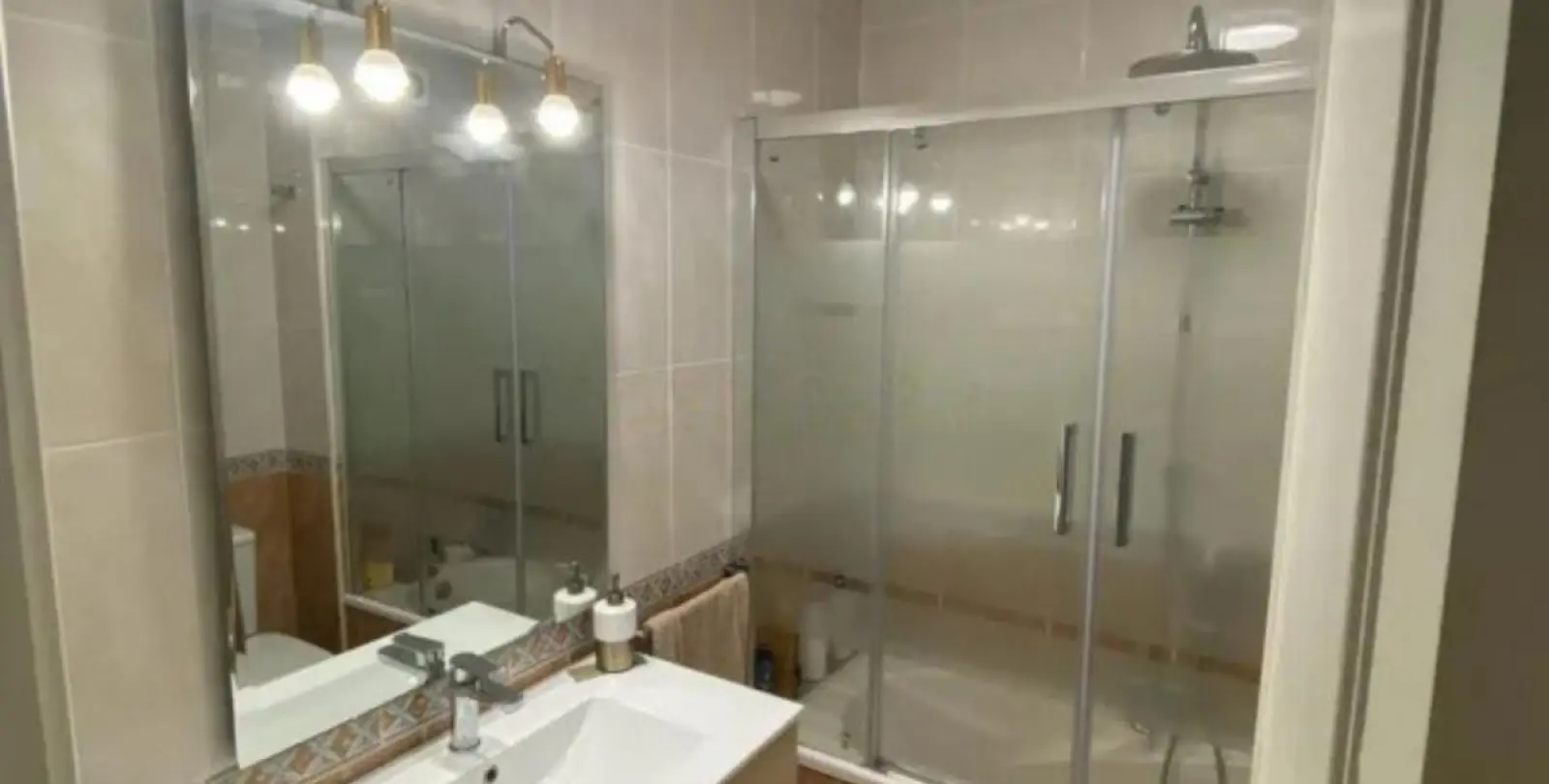 Sale of middle floor apartment in Marbella 16