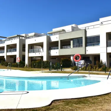 Продажа апартаментов на среднем этаже в Casares Playa