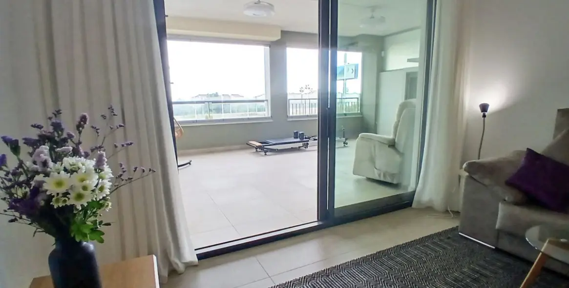 Продажа апартаментов на среднем этаже в Casares Playa 6