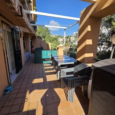 Sale of middle floor apartment in Fuengirola