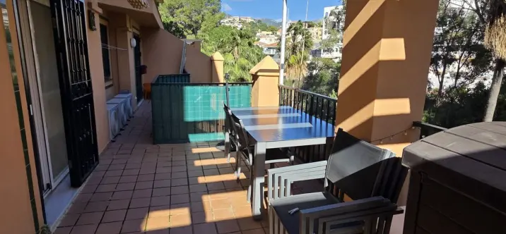Sale of middle floor apartment in Fuengirola 0