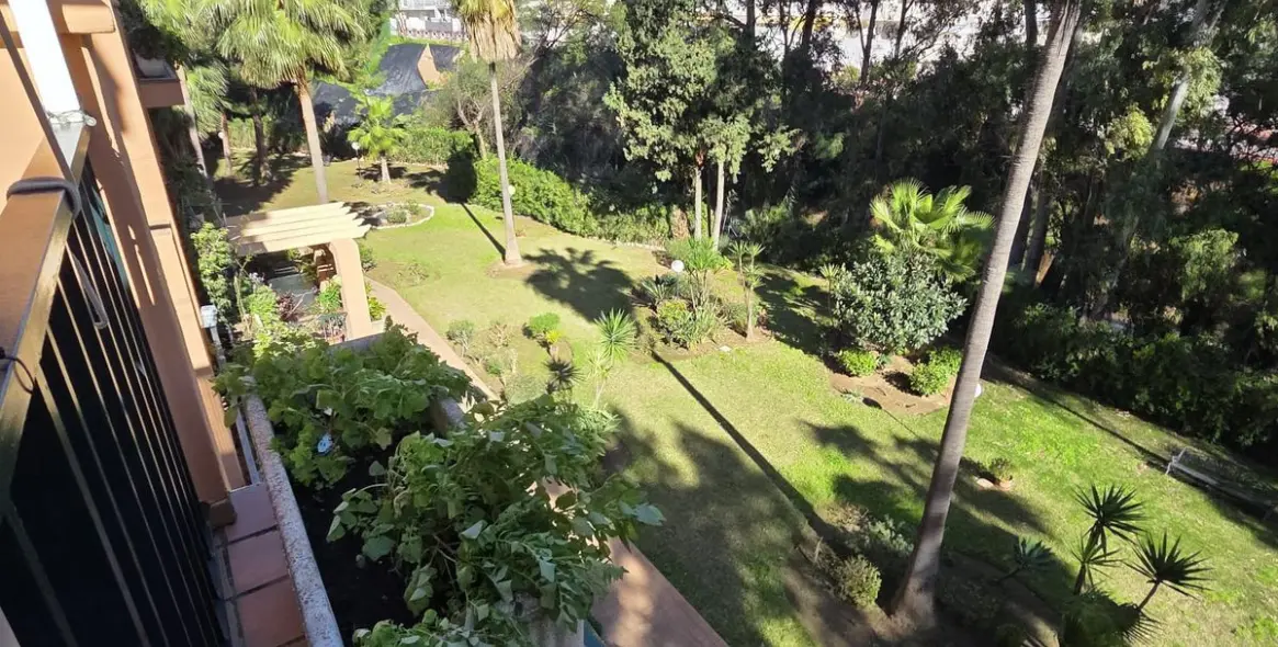 Продажа апартаментов на среднем этаже в Fuengirola 2