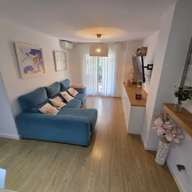 Sale of middle floor apartment in Fuengirola