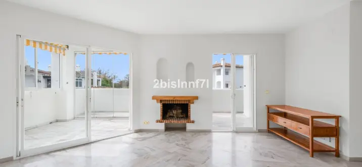 Продажа апартаментов на среднем этаже в Elviria 1