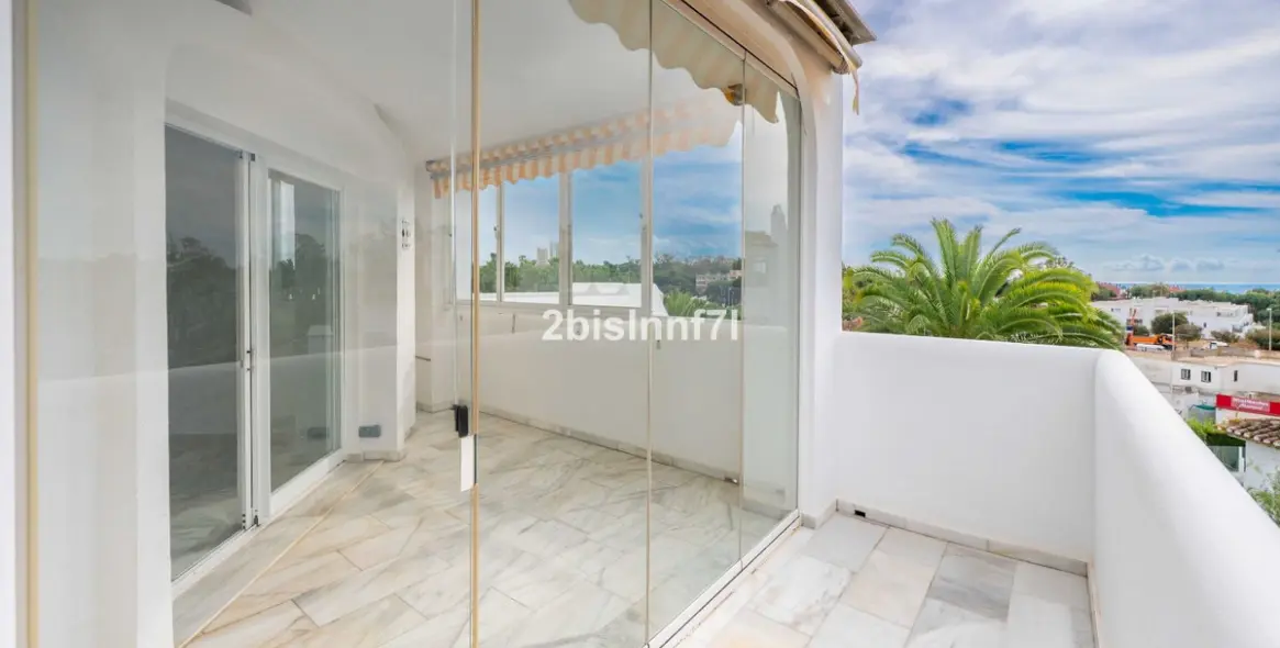 Venta de apartamento en planta media en Elviria 9
