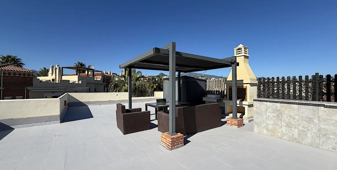 Long-term rent of penthouse in Bel Air 12