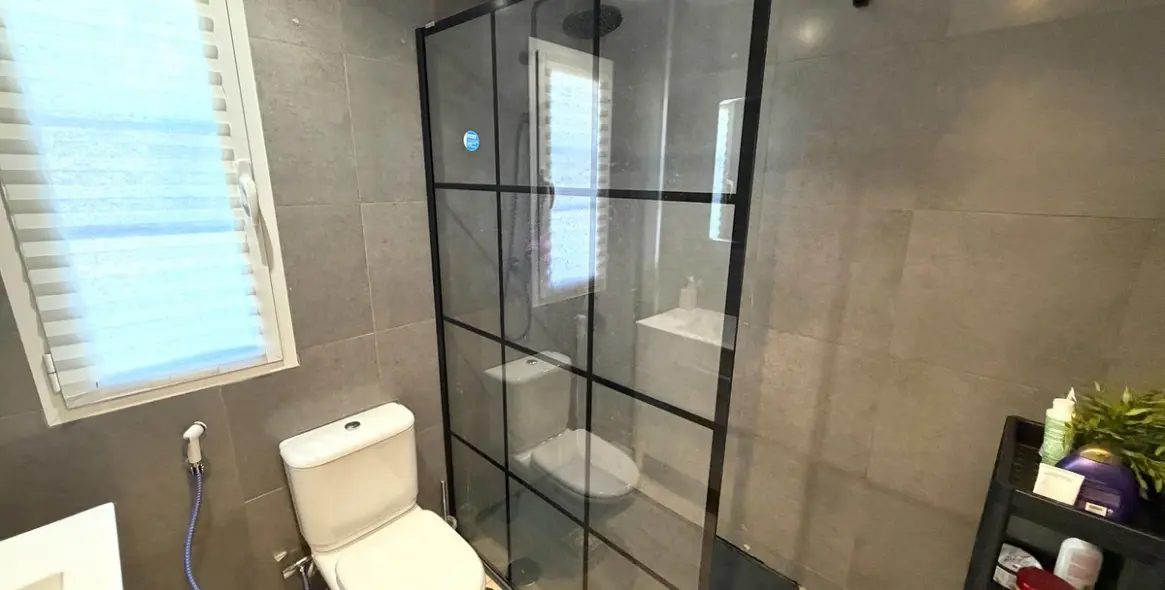 Long-term rent of penthouse in Bel Air 20