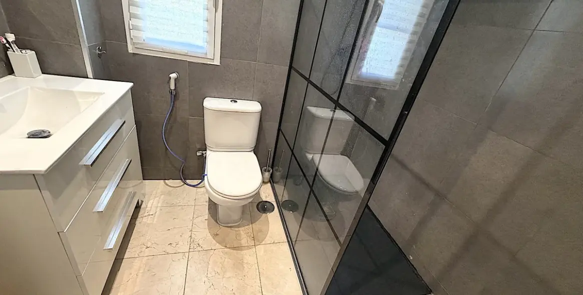 Long-term rent of penthouse in Bel Air 21