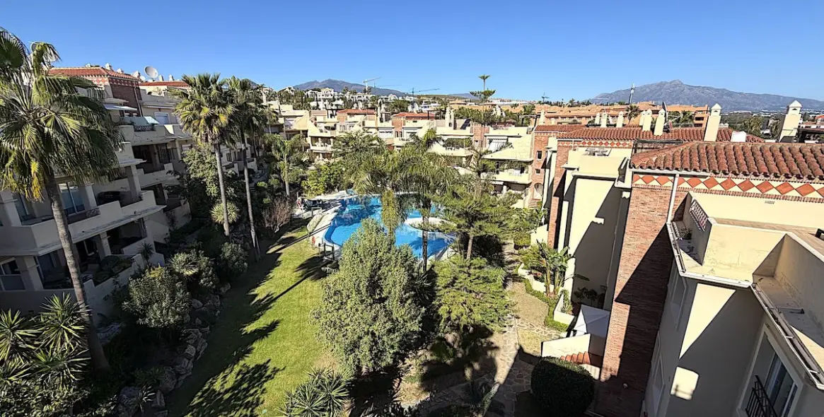 Long-term rent of penthouse in Bel Air 24