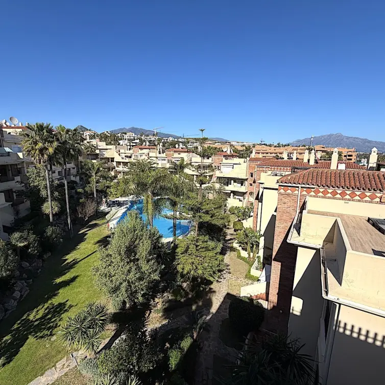 Sale of penthouse in Bel Air