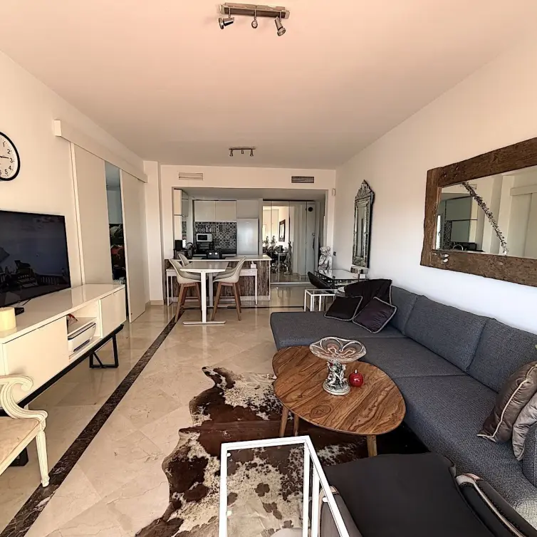 Sale of penthouse in Bel Air