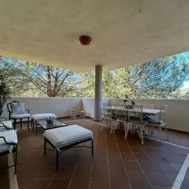 Sale of middle floor apartment in Elviria