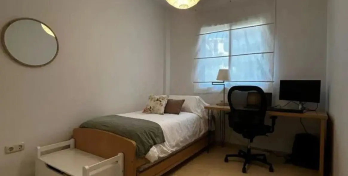 Sale of middle floor apartment in Elviria 17