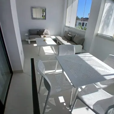 Sale of middle floor apartment in Estepona