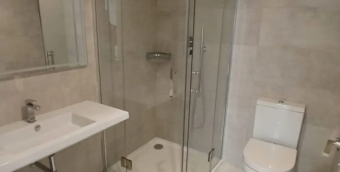 Sale of middle floor apartment in Estepona 14