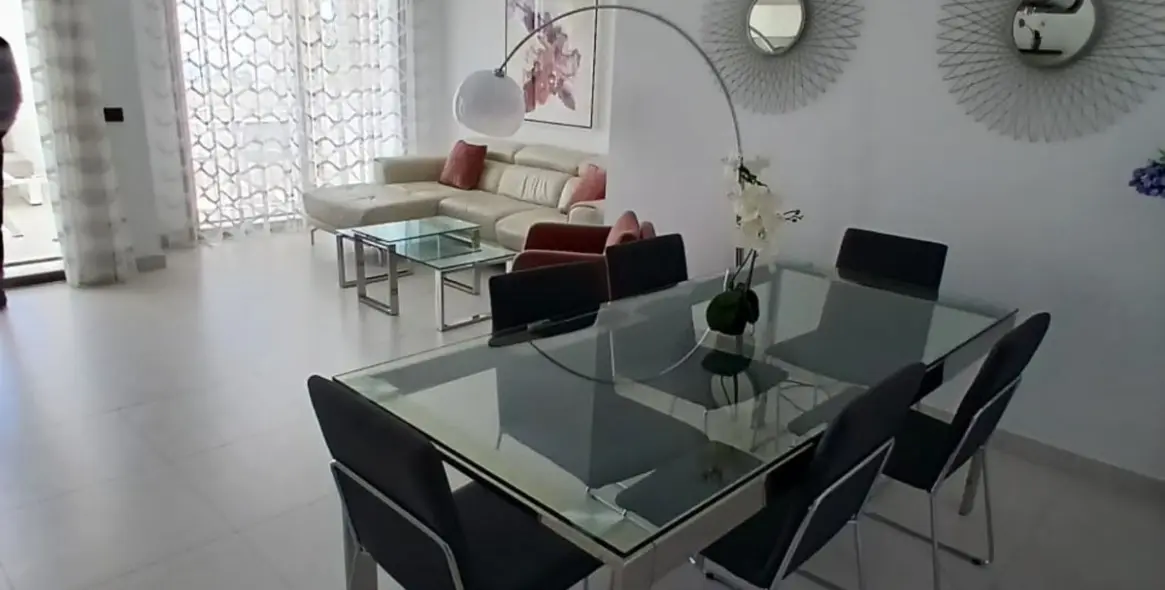 Sale of middle floor apartment in Estepona 18