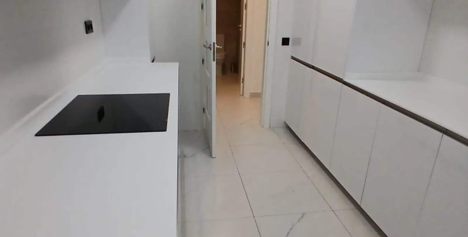 Продажа апартаментов на среднем этаже в Estepona 7