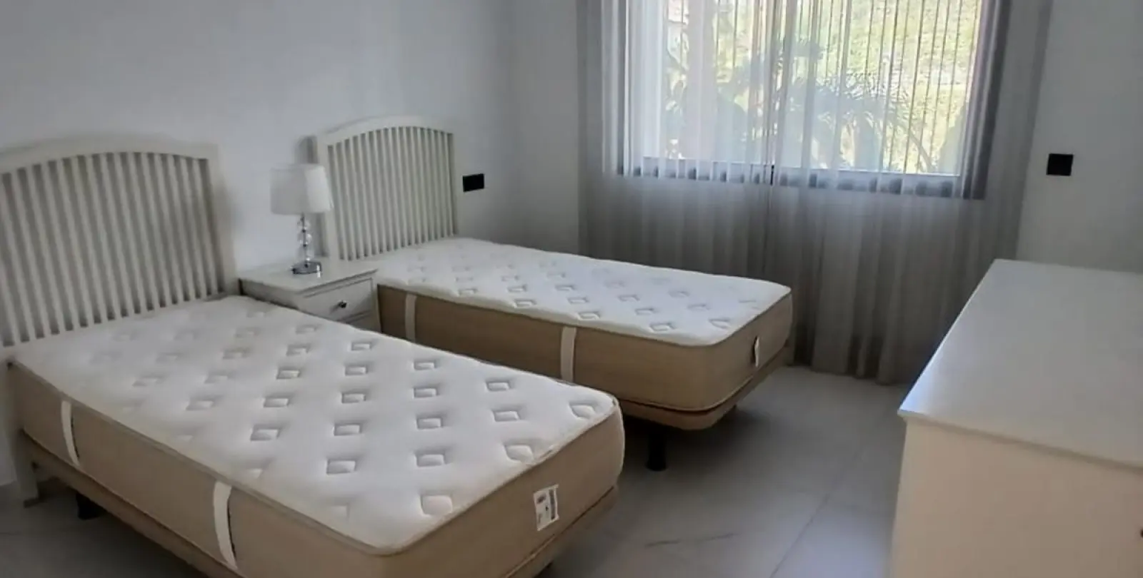 Продажа апартаментов на среднем этаже в Estepona 10