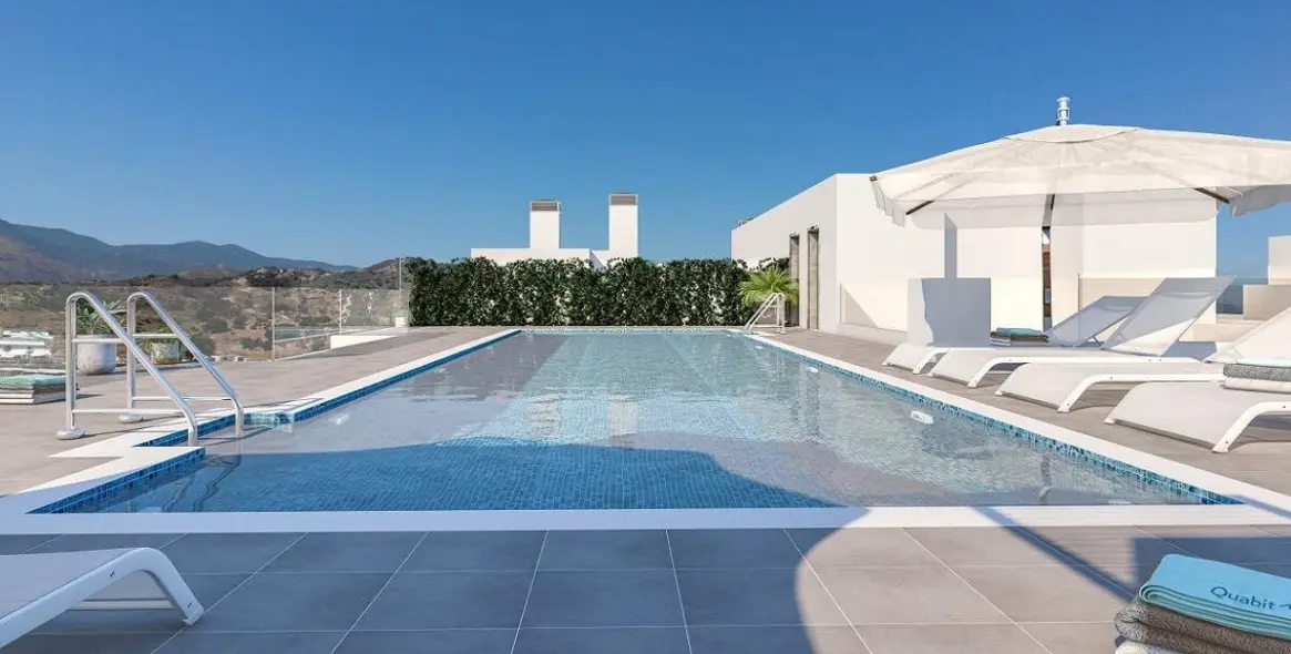 Sale of penthouse in Estepona 1