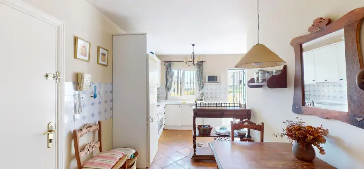 Sale of middle floor apartment in Guadalmina Alta 3