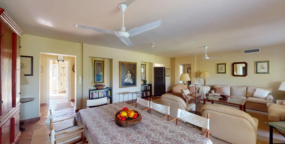 Venta de apartamento en planta media en Guadalmina Alta 15