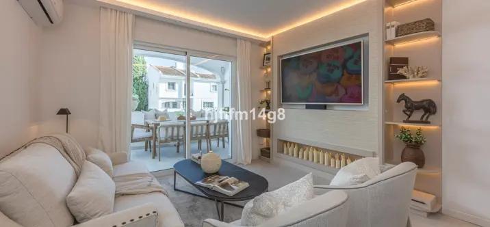 Sale of townhouse in Nueva Andalucía 0