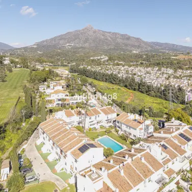Sale of townhouse in Nueva Andalucía